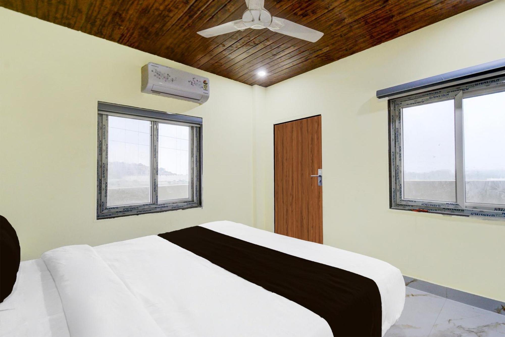 Super Collection O Srisailam Highway Hotel Shamshabad Bagian luar foto